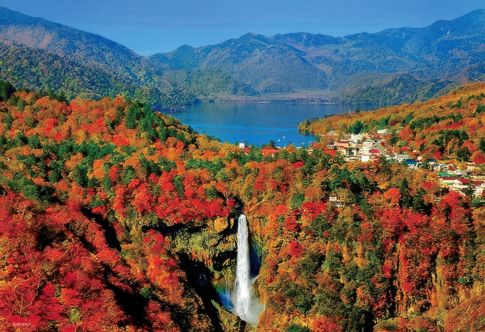 beverly-300-106-scenery-sparkling-autumn-leaves-and-kegon-falls-300-pieces-jigsaw-puzzle