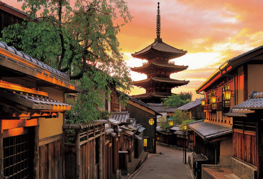 Beverly 33-201　Scenery • Yasaka Pagoda in the Setting Sun　300 Pieces Jigsaw Puzzle