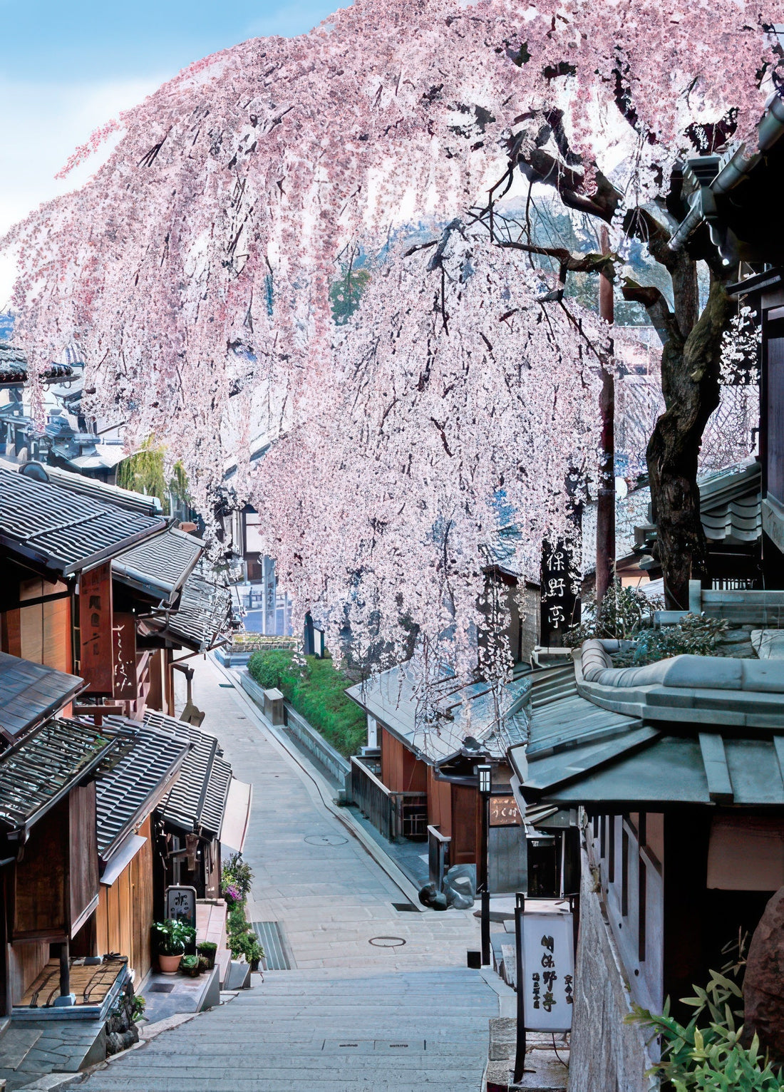 epoch-05-098-scenery-sakura-scented-sannenzaka-kyoto-500-pieces-jigsaw-puzzle