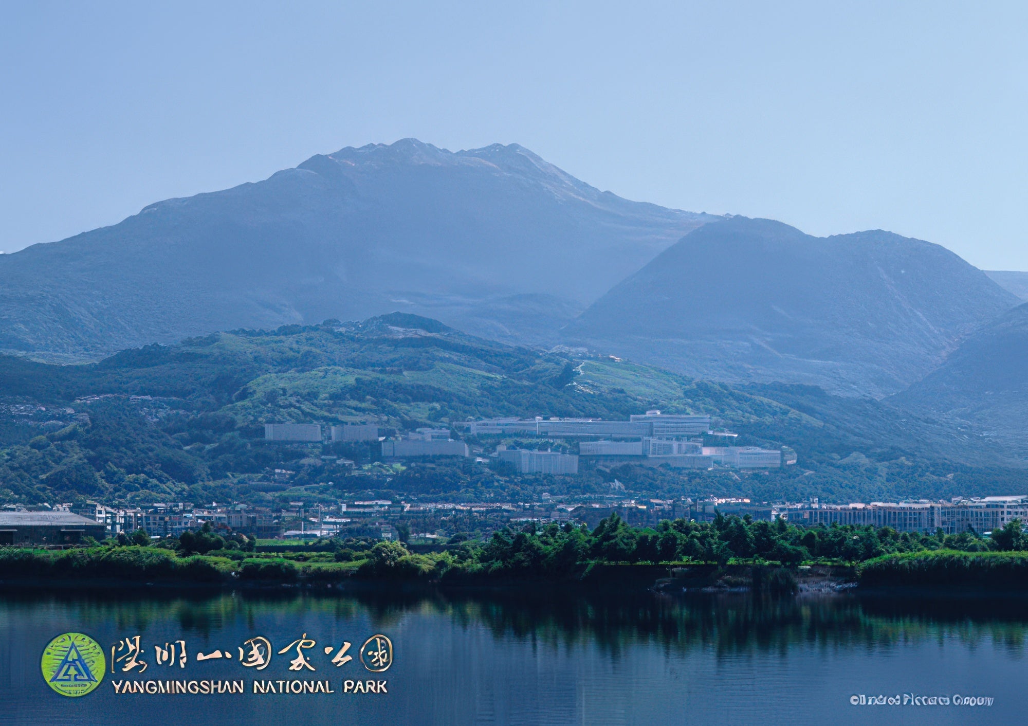 hundred-pictures-hpy0108-001-looking-at-yangmingshan-national-park-from-the-tamsui-river-108-pieces-jigsaw-puzzle