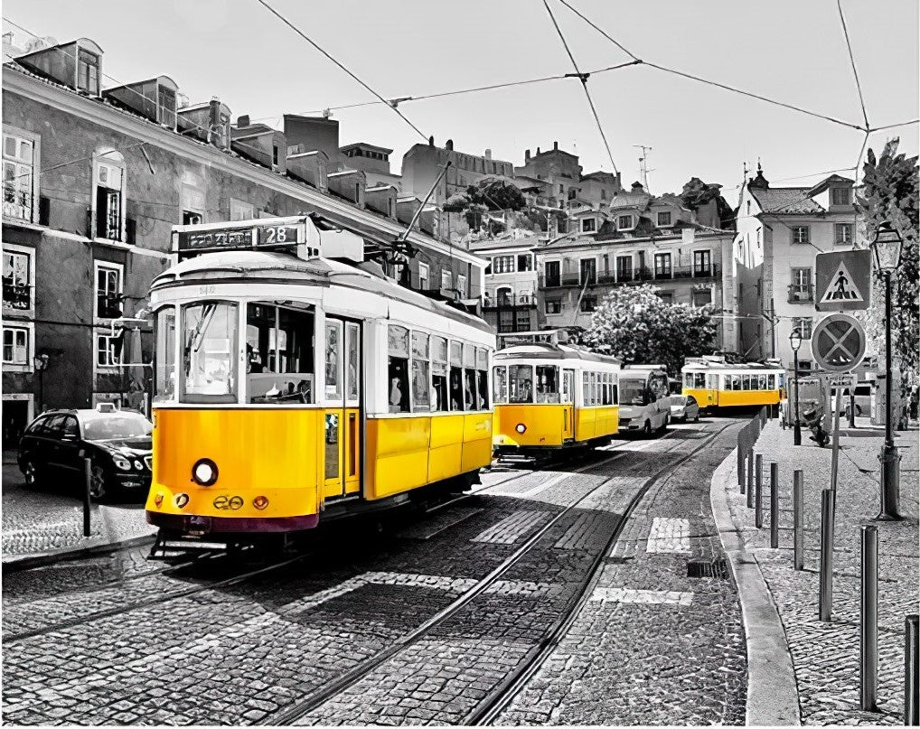 Pintoo • Scenery • Yellow Trams in Lisbon　2000 PCS　Plastic Jigsaw Puzzle