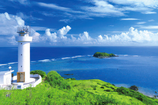 Yanoman 10-1354　Scenery • Coral Reef and Chalk-white Lighthouse, Okinawa　1000 Pieces Jigsaw Puzzle