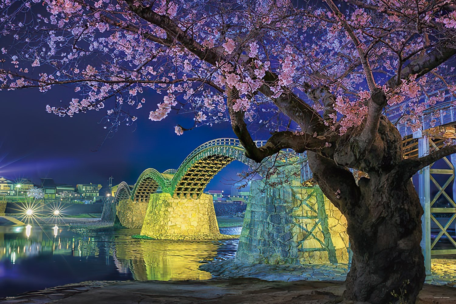 Yanoman • Japan • Cherry Blossoms at Kintai Bridge　1000 PCS　Jigsaw Puzzle