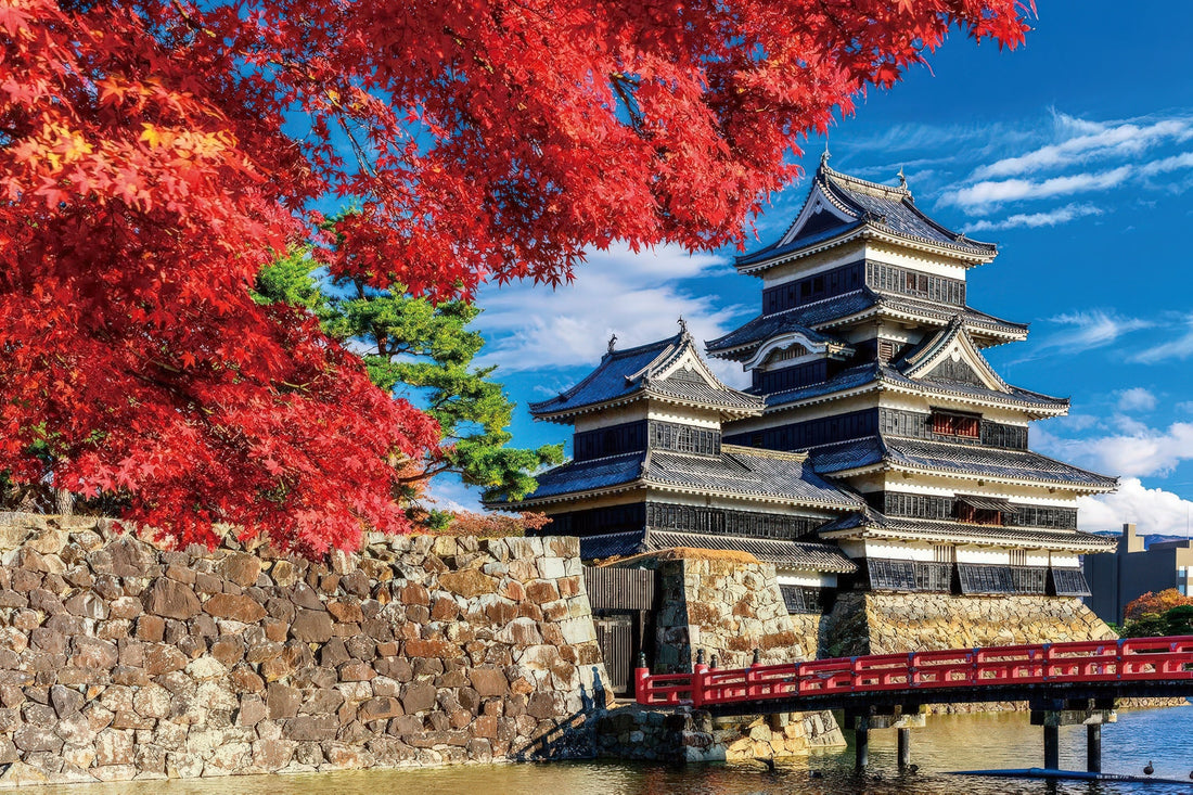 yanoman-10-1495-matsumoto-castle-(nagano)-in-autumn-1000-pieces-jigsaw-puzzle